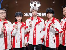 AG超玩会钟意透露休息打算，粉丝担心，王朝要陨落了