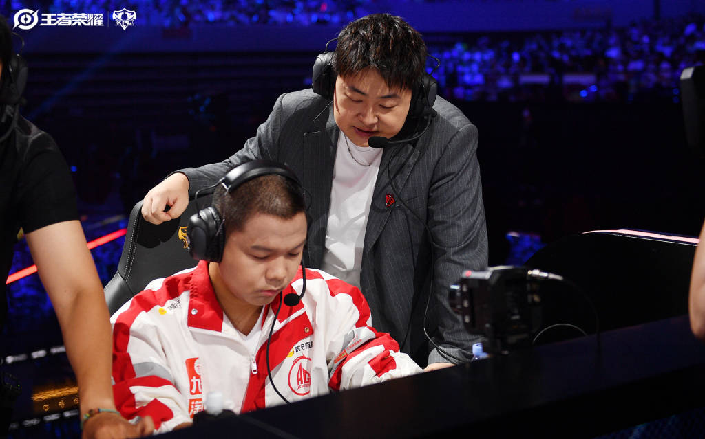 成都AG赢得KPL夏季赛冠軍(jūn)，王者電(diàn)竞發(fā)力线下探索