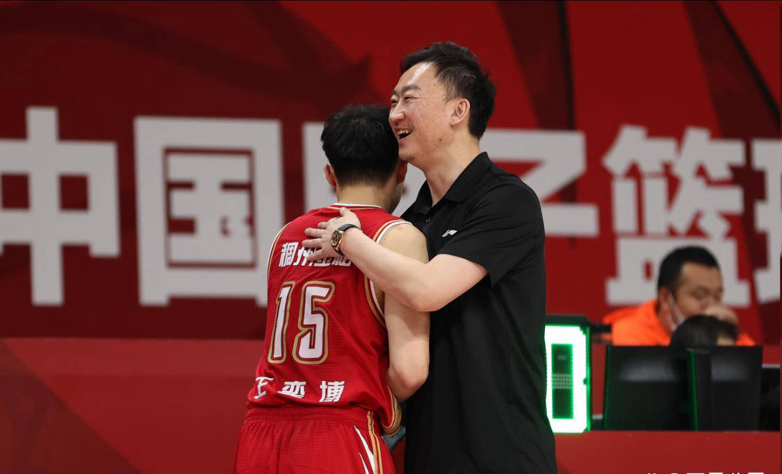 職(zhí)业聯(lián)赛转会纠纷引发球迷讨论