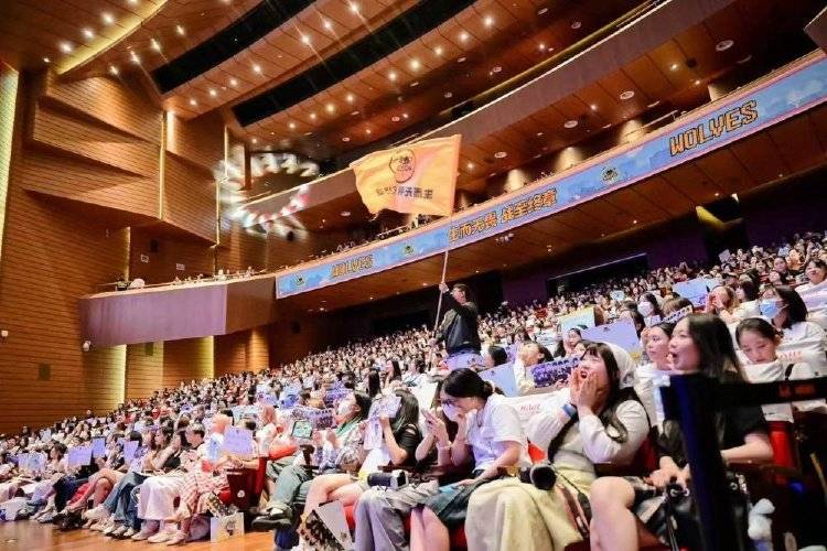 一支战队如何改变重庆電(diàn)竞生态