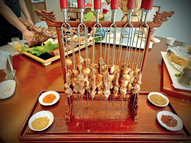 “好客山东美食争霸賽(sài)”淄(zī)博(bó)賽(sài)区比(bǐ)賽(sài)正酣 聊城战队闯进前(qián)八(bā)强