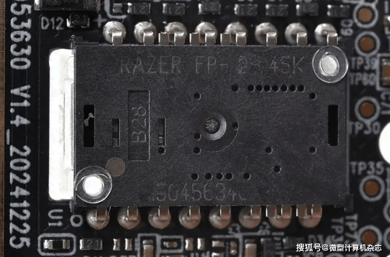 拔(bá)擢核心性(xìng)能，诉諸(zhū)專(zhuān)业电竞！雷蛇炼狱蝰蛇V4專(zhuān)业版无線(xiàn)游戏鼠标