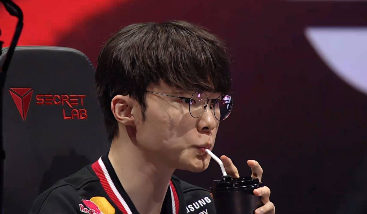 LOL外網(wǎng)热议，S15在(zài)中国举办，Faker受(shòu)魔咒困扰，GEN拿到(dào)夺冠(guān)剧本