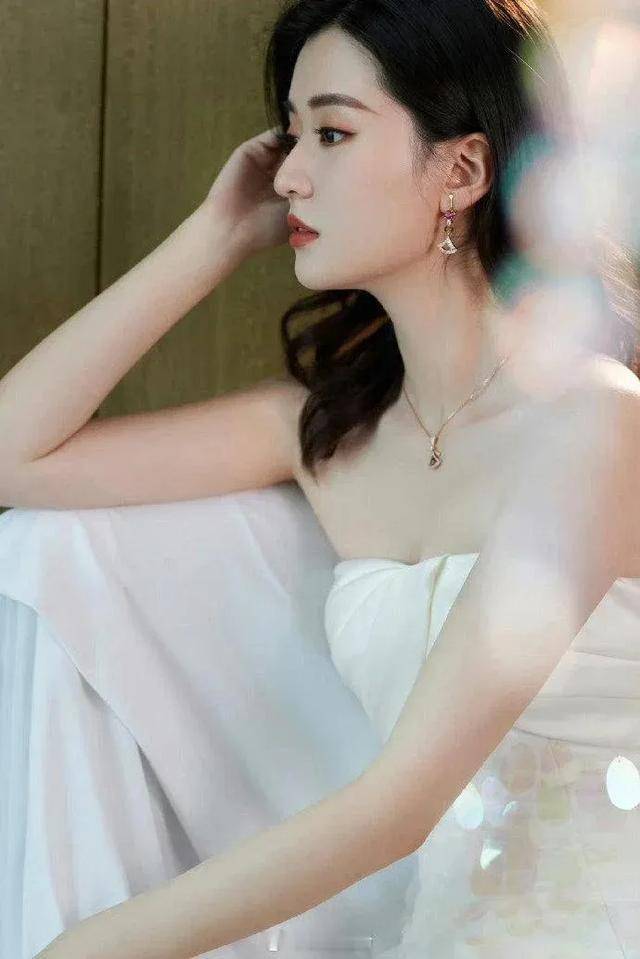 天呐！乔欣这波操作太秀了(le)，500亿豪門(mén)？秘密结婚？这是要上天！