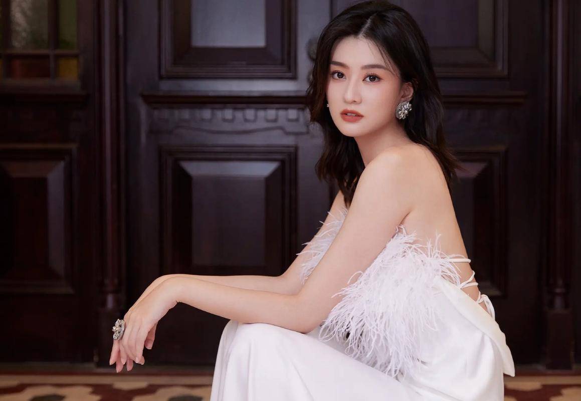 天呐！乔欣这波操作太秀了(le)，500亿豪門(mén)？秘密结婚？这是要上天！