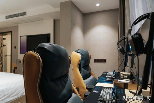 想赚大錢(qián),可以关注(zhù)電(diàn)竞比赛周边产业发展,電(diàn)竞選(xuǎn)手(shǒu)收(shōu)入直线上升