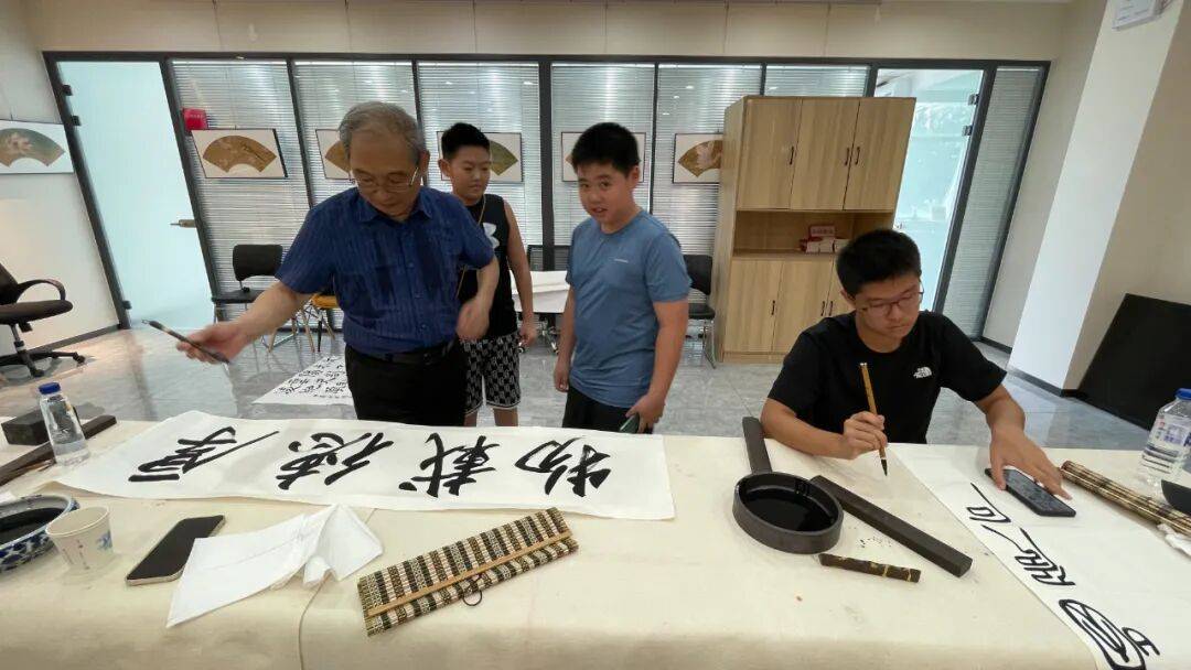 大(dà)爷们，都(dōu)去哪了？